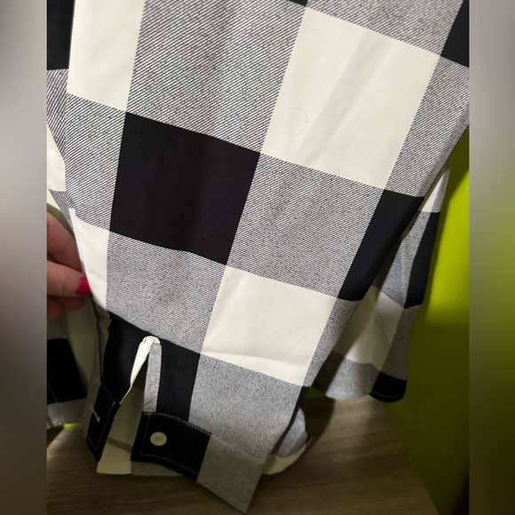 Men’s white, gray and black plaid button up flannel - Picture 6 of 6